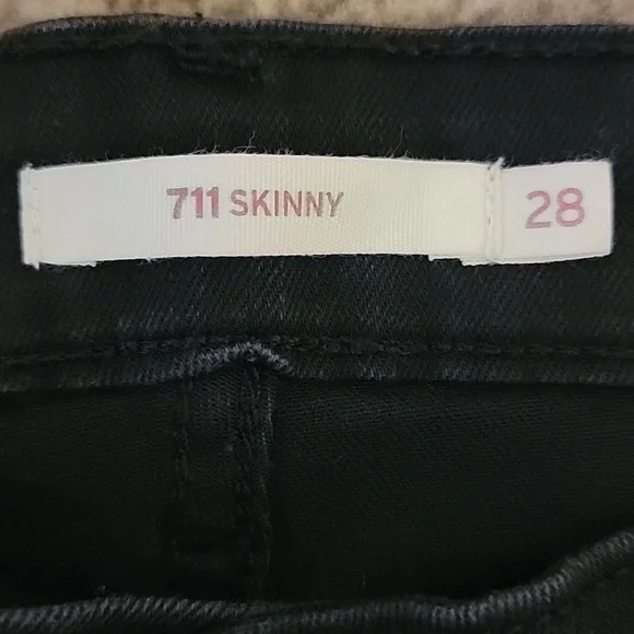 Levi Strauss 711 Skinny Black Jeans Sz. 28 - Picture 2 of 4